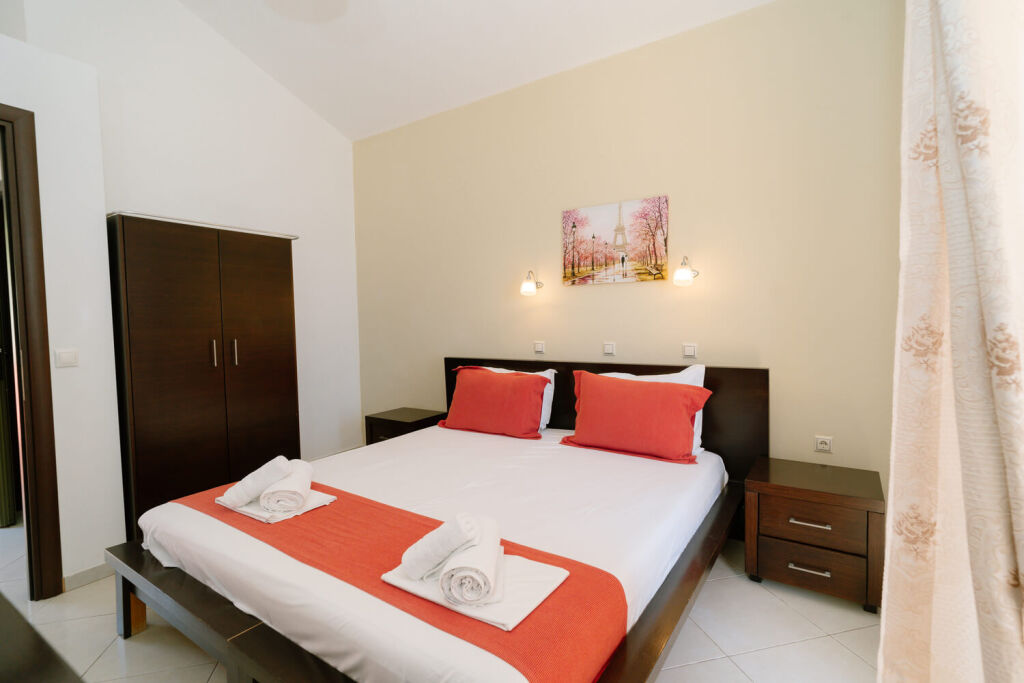 Siarbas Hotel, Vrahos, Epirus, 6 Bed Apartment, No. 4