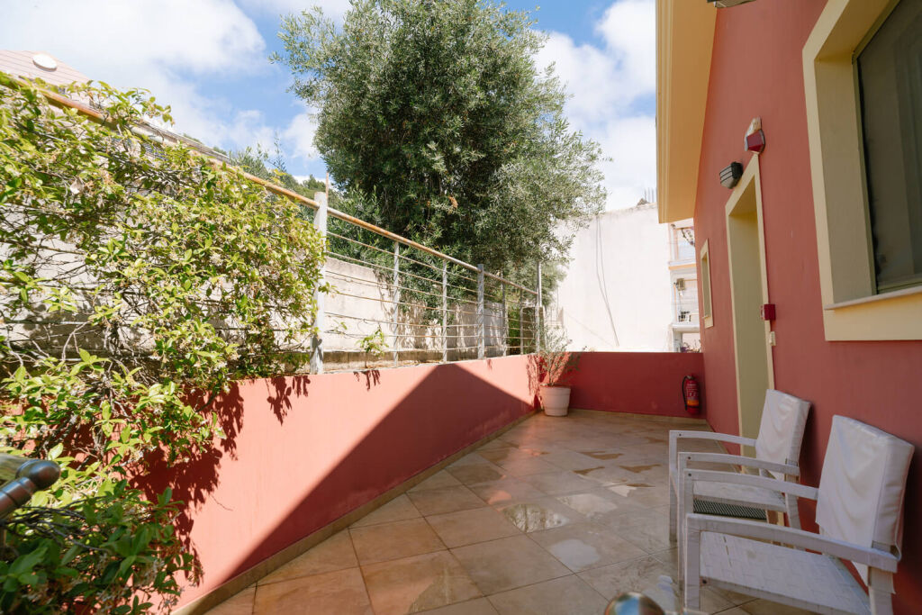 Siarbas Hotel, Vrahos, Epirus, 6 Bed Apartment, No. 4