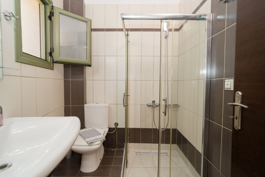 Siarbas Hotel, Vrahos, Epirus, 6 Bed Apartment, No. 4