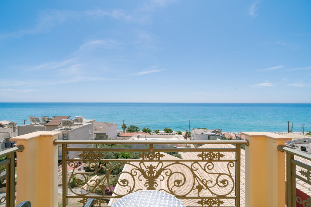 Siarbas Hotel, Vrahos, Epirus, 6 Bed Apartment, No. 4