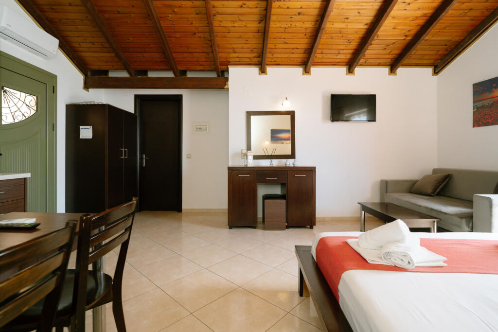 Siarbas Hotel, Vrahos, Epirus, 4 Bed Studio, No. 5