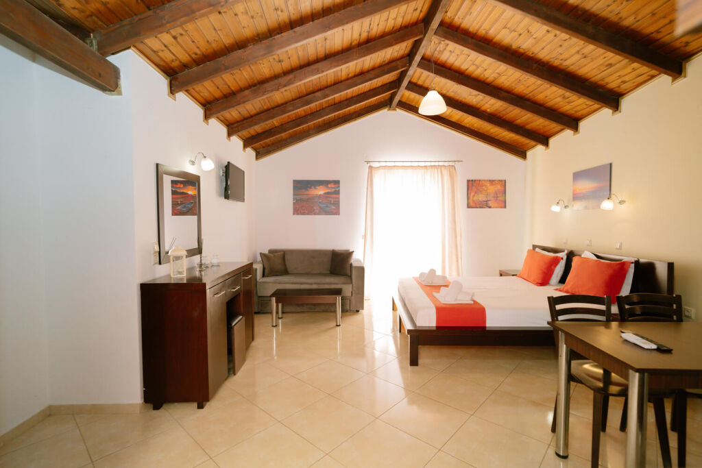 Siarbas Hotel, Vrahos, Epirus, 4 Bed Studio, No. 5