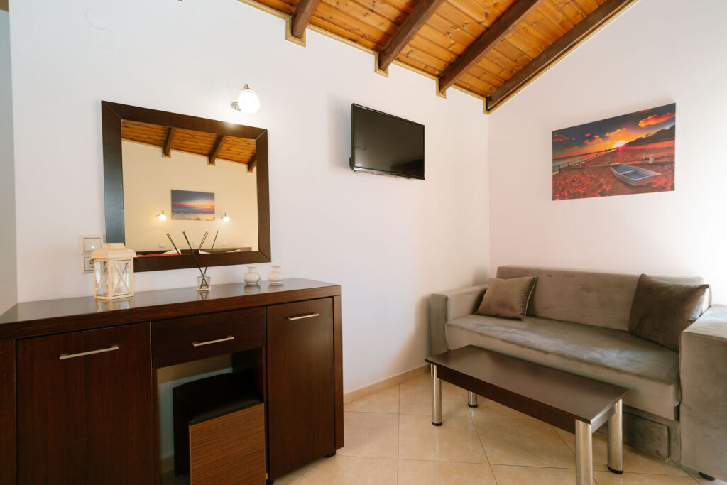 Siarbas Hotel, Vrahos, Epirus, 4 Bed Studio, No. 5