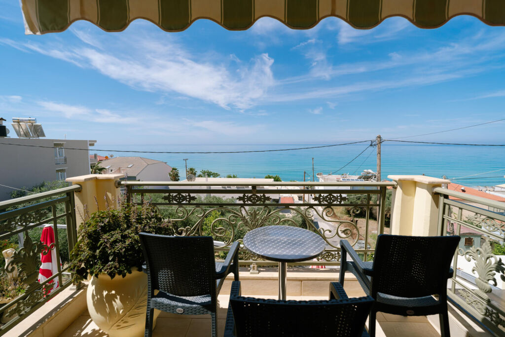 Siarbas Hotel, Vrahos, Epirus, 4 Bed Studio, No. 5