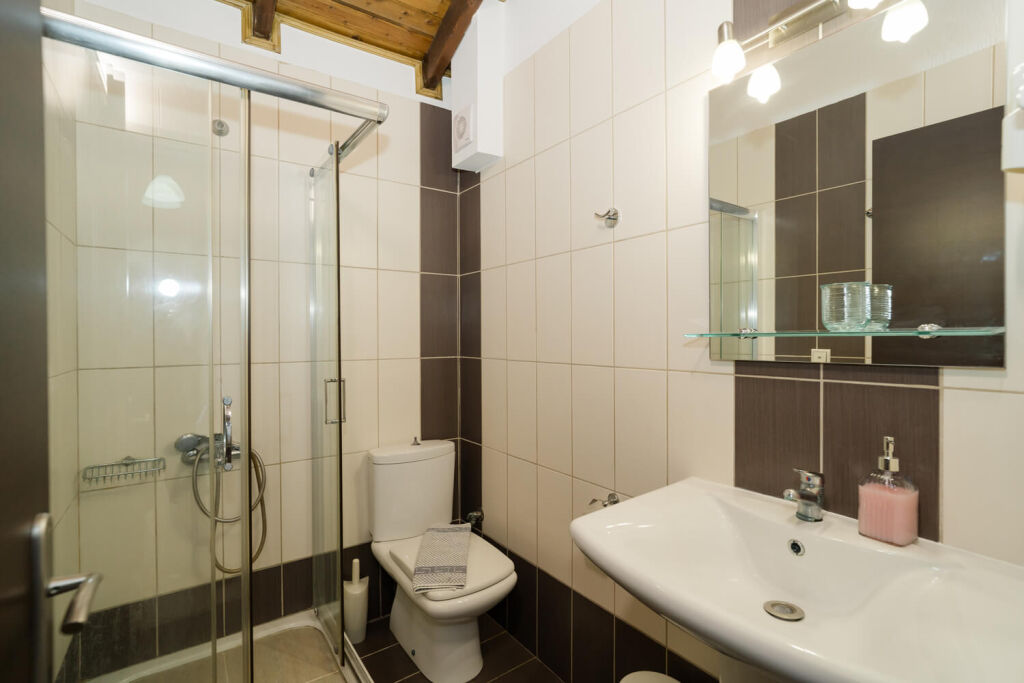 Siarbas Hotel, Vrahos, Epirus, 4 Bed Studio, No. 5