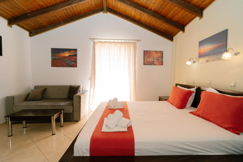 Siarbas Hotel, Vrahos, Epirus, 4 Bed Studio, No. 7