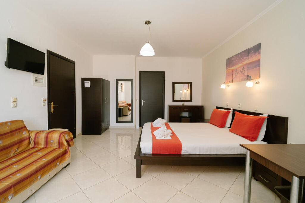 Siarbas Hotel, Vrahos, Epirus, 4 Bed Studio, No. 8