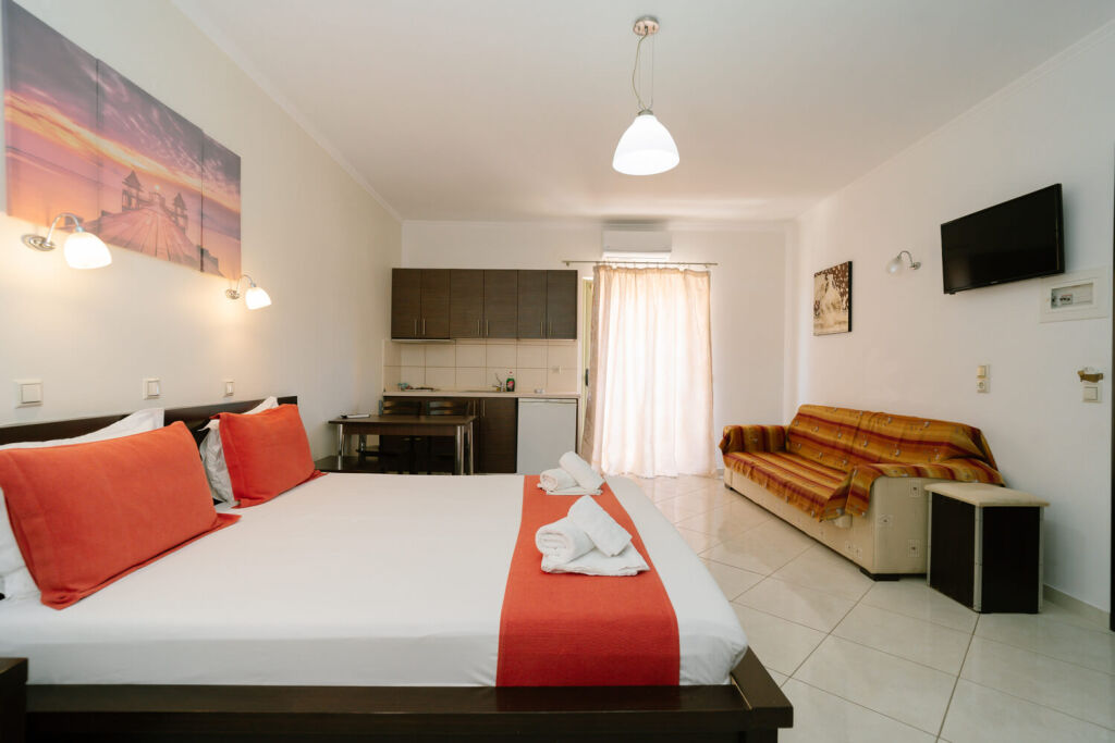 Siarbas Hotel, Vrahos, Epirus, 4 Bed Studio, No. 8