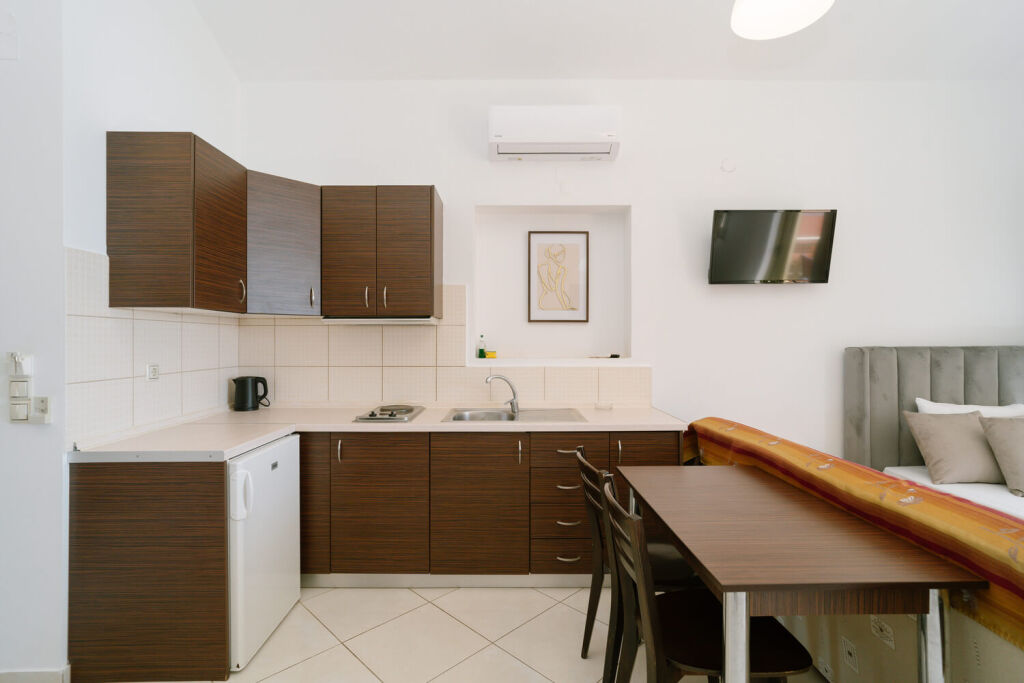 Siarbas Hotel, Vrahos, Epirus, 5 Bed Studio, No. 3