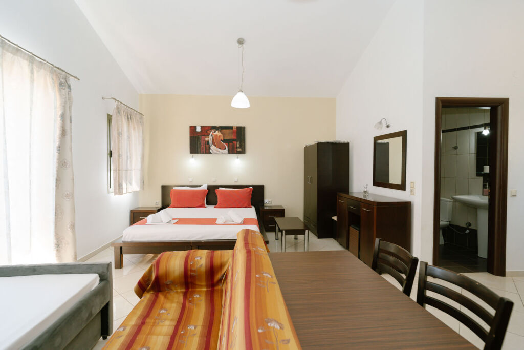 Siarbas Hotel, Vrahos, Epirus, 5 Bed Studio, No. 3