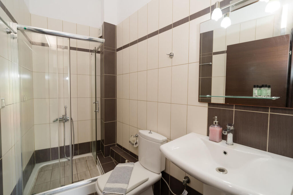 Siarbas Hotel, Vrahos, Epirus, 5 Bed Studio, No. 3