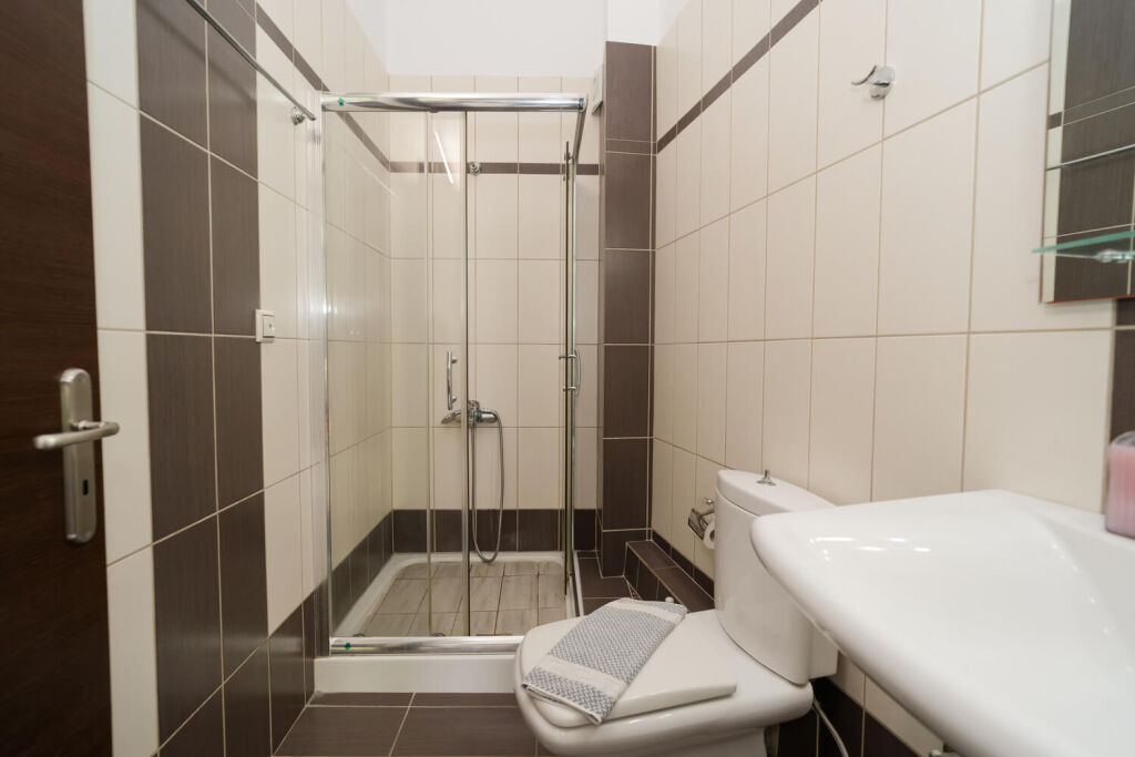 Siarbas Hotel, Vrahos, Epirus, 5 Bed Studio, No. 3