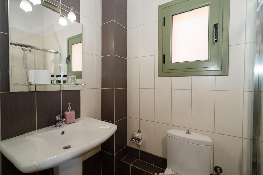 Siarbas Hotel, Vrahos, Epirus, 5 Bed Studio, No. 3