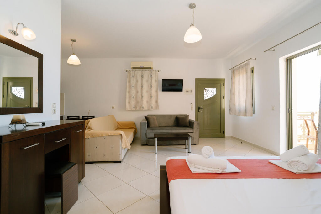 Siarbas Hotel, Vrahos, Epirus, 5 Bed Studio, No. 1