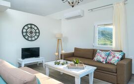 Eleonas Apartment, Limenas, Thassos, 5 Bed Apartment