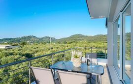 Eleonas Apartment, Limenas, Thassos, 5 Bed Apartment