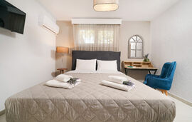 Eleonas Apartment, Limenas, Thassos, 4 Bed Apartment, Ground Floor