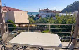 Venia's House, Skala Potamia, Thassos, 2 Bedroom Apartment (6+1), First Floor