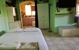 Jenny's Garden House, Vourvourou, Sithonia - 5 Bed Apartment, Ground Floor