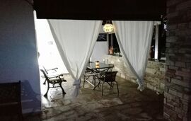 Jenny's Garden House, Vourvourou, Sithonia - 5 Bed Apartment, Ground Floor