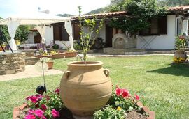 Jenny's Garden House, Vourvourou, Sithonia - 4 Bed Apartment Bungalow