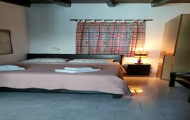 Jenny's Garden House, Vourvourou, Sithonia - 4 Bed Apartment Bungalow