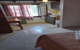 Jenny's Garden House, Vourvourou, Sithonia - 4 Bed Apartment Bungalow