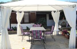 Jenny's Garden House, Vourvourou, Sithonia - 4 Bed Apartment Bungalow