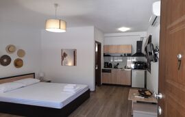 Mad's Villas, Nea Peramos, Kavala, 4 Bed Studio, No.7