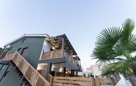 Mad's Villas, Nea Peramos, Kavala