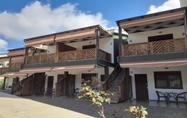 Mad's Villas, Nea Peramos, Kavala