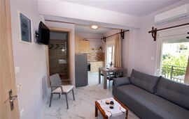 Amalia's House, Limenas, Thassos, 4 Bed Apartment, No.2