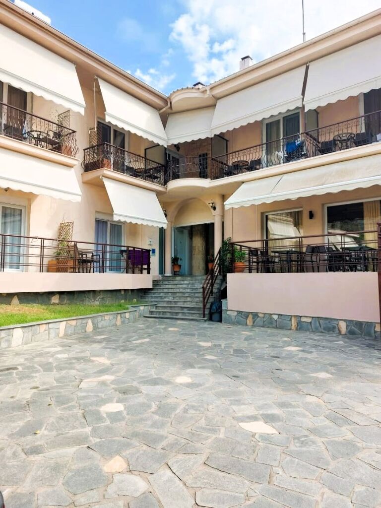 Nickolas Villa, Palio, Kavala