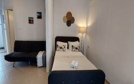 3 Bed Studio, Street View