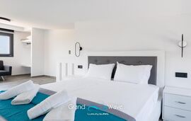 Grand Wave Luxury Suites, Nea Flogita, Kassandra