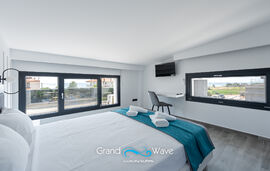 Grand Wave Luxury Suites, Nea Flogita, Kassandra