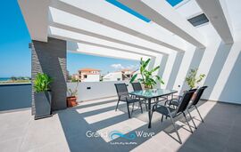 Grand Wave Luxury Suites, Nea Flogita, Kassandra