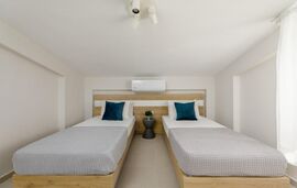 V Luxury Apartments  With Pool, Siviri, Kassandra