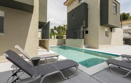 V Luxury Apartments  With Pool, Siviri, Kassandra