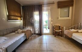 Evita Stylish Beachfront Maisonette, Polichrono, Kassandra