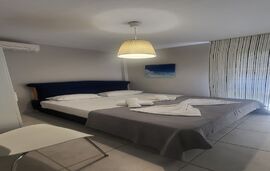 Evita Stylish Beachfront Maisonette, Polichrono, Kassandra