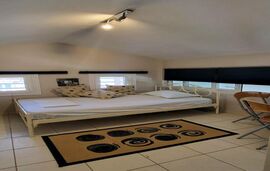 Evita Stylish Beachfront Maisonette, Polichrono, Kassandra