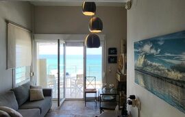 Evita Stylish Beachfront Maisonette, Polichrono, Kassandra