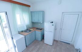 Tsanos Apartments, Nidri, Lefkada, 5 Bed Apartment