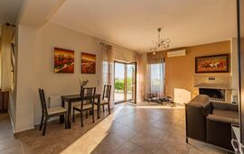 Olivia Villa, Kriopigi, Kassandra