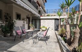 Elzo Home, Neos Marmaras, Sithonia