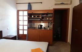 le chocolate villa paralia vrasna thessaloniki 3 bed studio no. 8 (8)