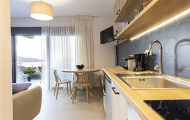 Bee Apartments, Nikiana, Lefkada