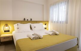 Bee Apartments, Nikiana, Lefkada