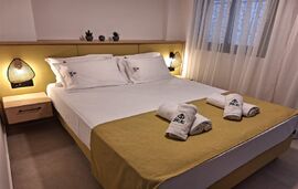 Bee Apartments, Nikiana, Lefkada